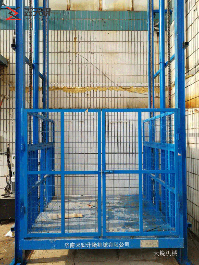湖州室外贴墙导轨式升降机